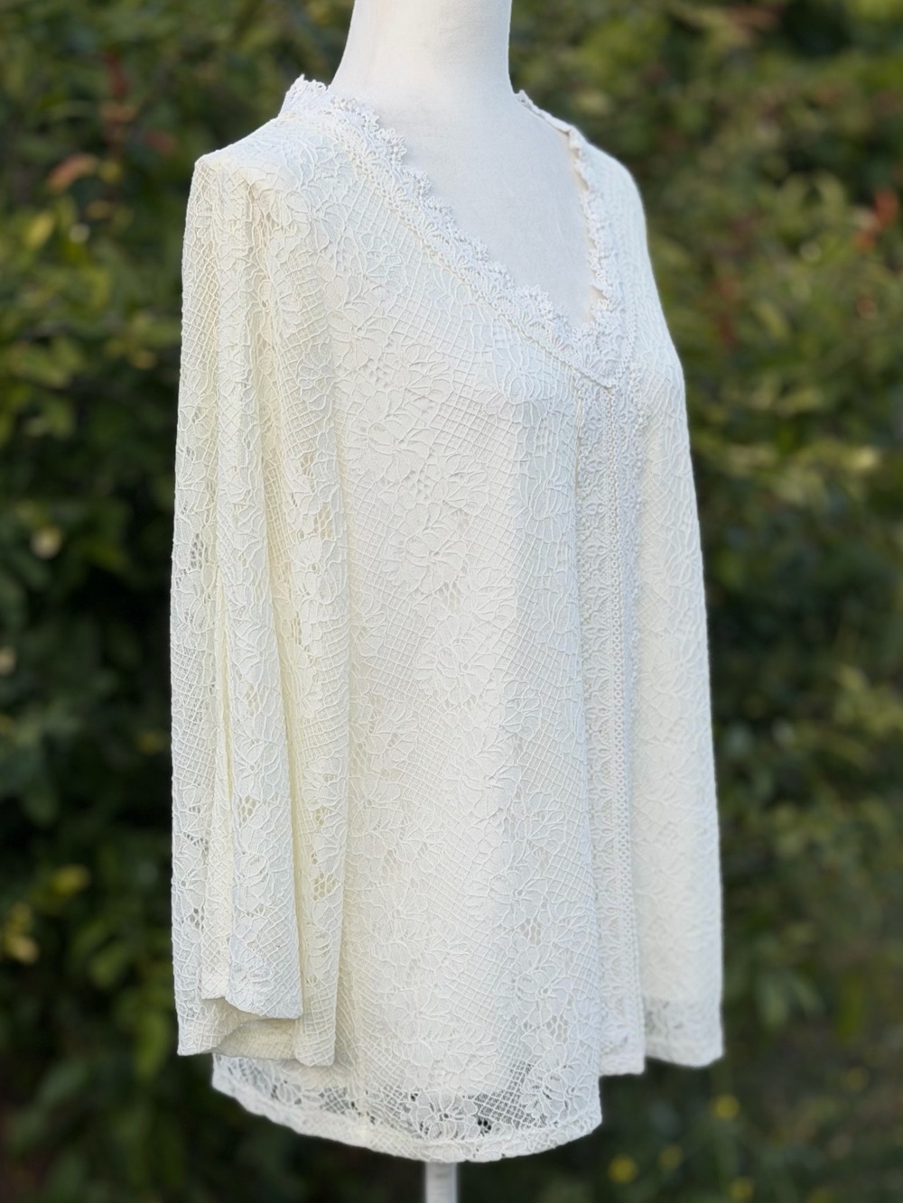 Cable & Gauge Cream Lace Overlay Cold Shoulder 3/4 Bell Sleeve Blouse ~ XL - Picture 3 of 13